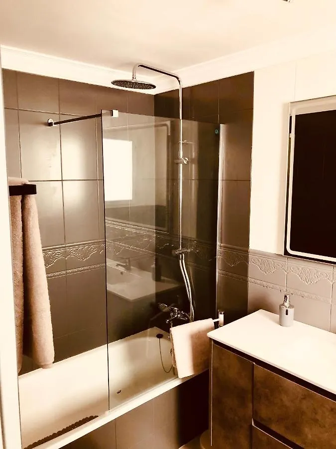 Chambre Parentale Avec Salle De Bain Privative Estepona Homestay